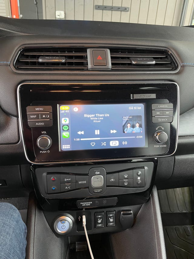 2019 NISSAN LEAF - 26