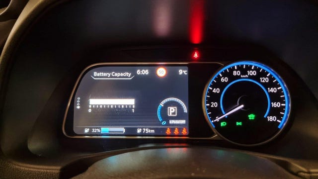 2019 NISSAN LEAF - 10