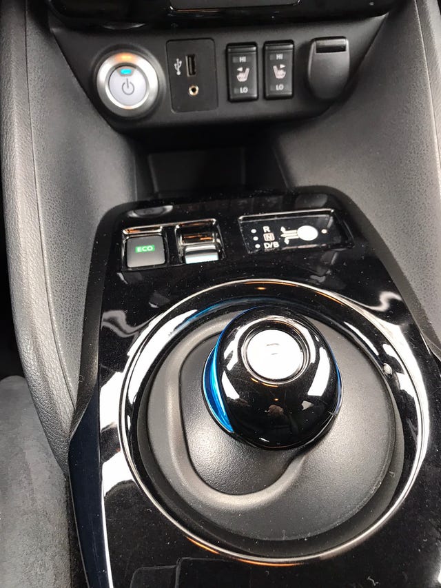 2019 NISSAN LEAF - 11
