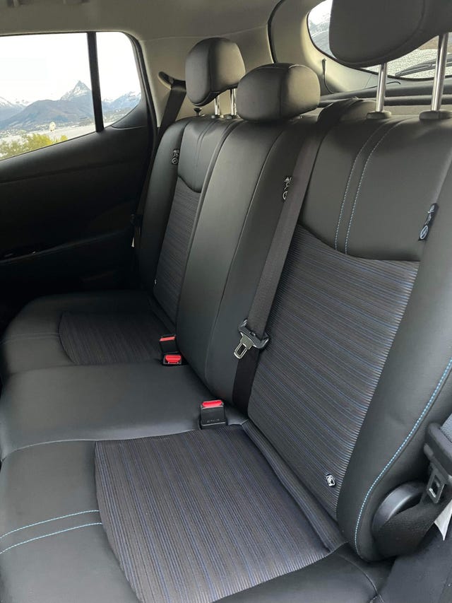 2019 NISSAN LEAF - 12
