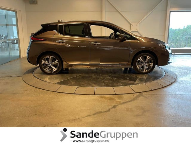2021 NISSAN LEAF - 8