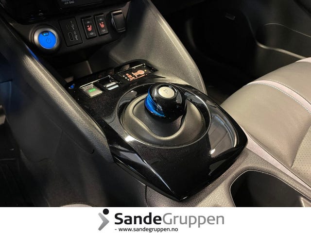 2021 NISSAN LEAF - 21