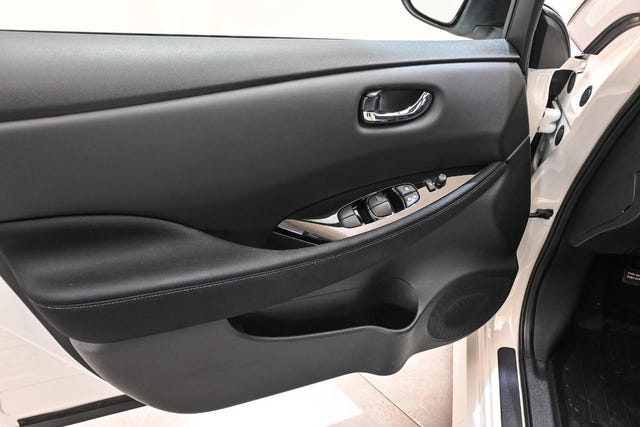 2021 NISSAN LEAF - 7