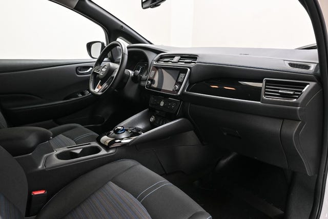 2021 NISSAN LEAF - 19