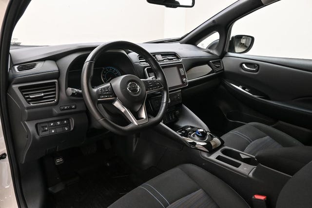 2021 NISSAN LEAF - 11