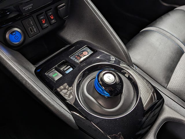 2021 NISSAN LEAF - 21