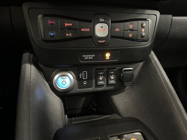 2021 NISSAN LEAF - 18