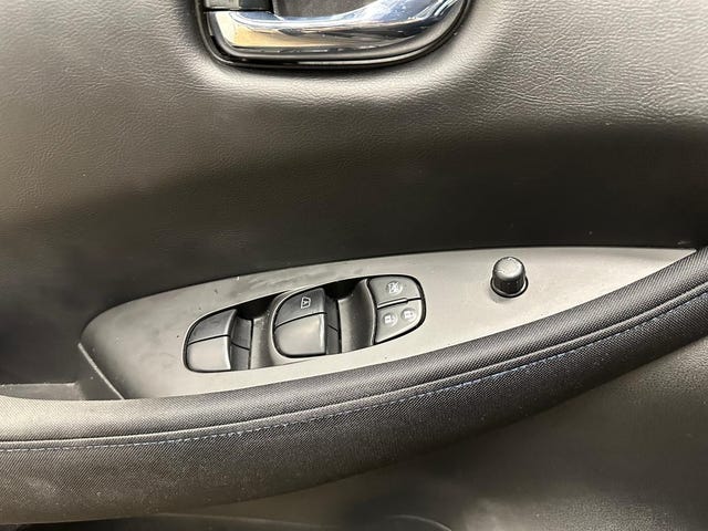 2021 NISSAN LEAF - 21