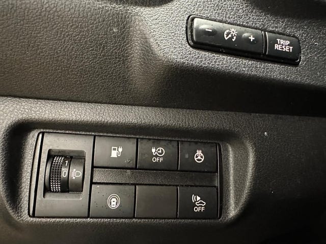 2021 NISSAN LEAF - 19