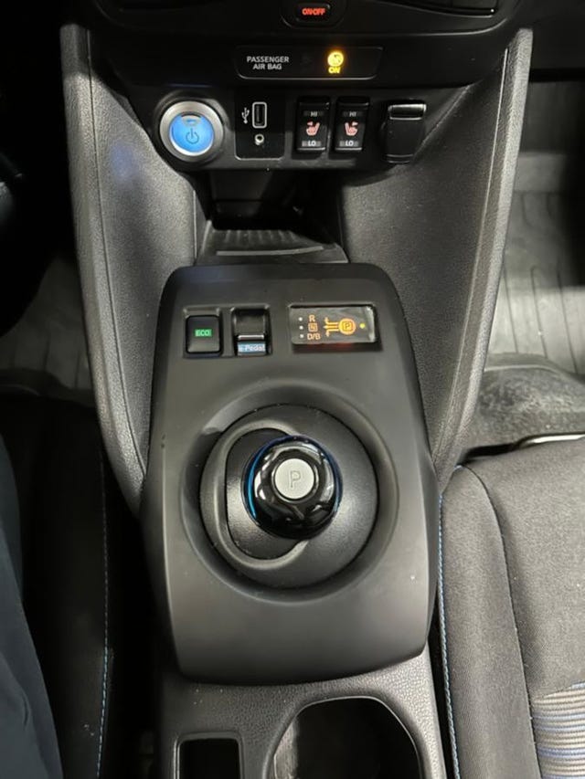 2021 NISSAN LEAF - 17