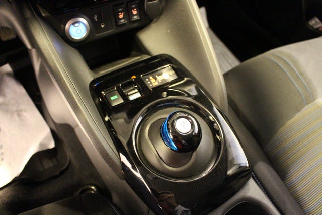 2019 NISSAN LEAF - 17