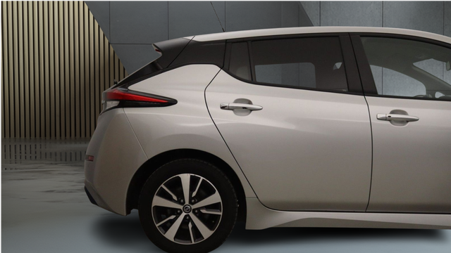 2019 NISSAN LEAF - 13