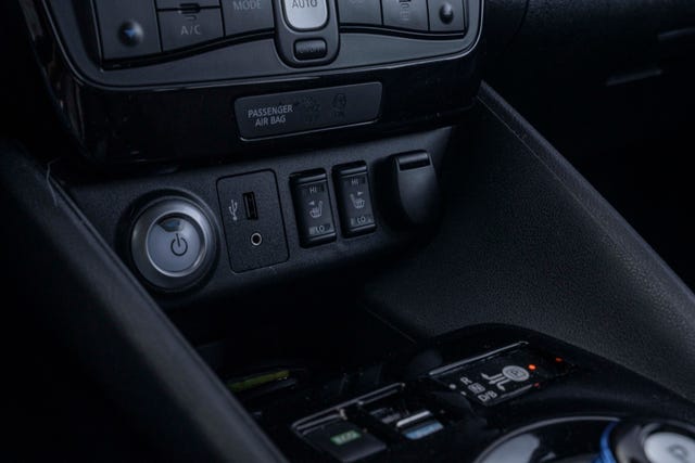 2019 NISSAN LEAF - 14