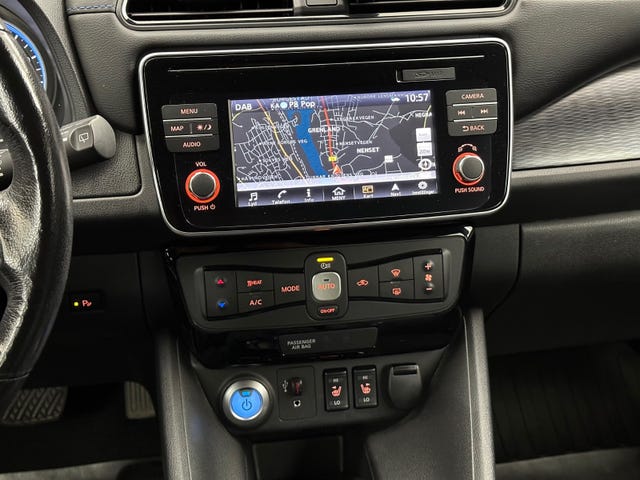 2019 NISSAN LEAF - 29