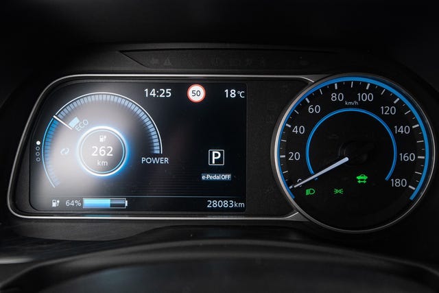 2021 NISSAN LEAF - 12