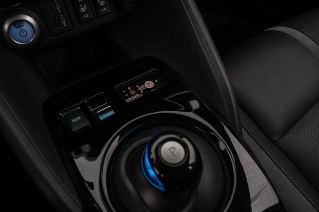 2021 NISSAN LEAF - 18