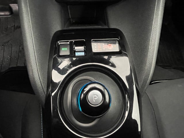 2019 NISSAN LEAF - 16