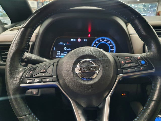 2019 NISSAN LEAF - 11