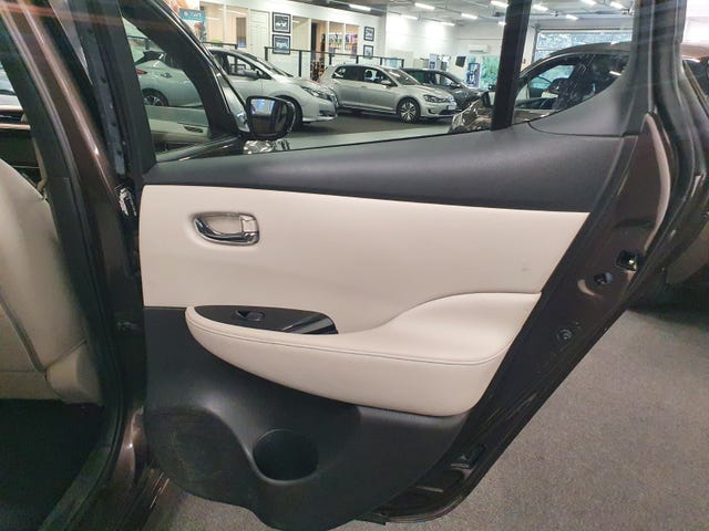 2019 NISSAN LEAF - 22
