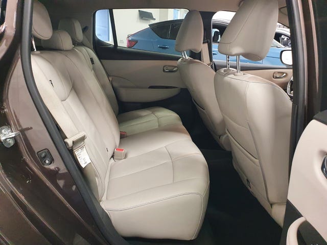 2019 NISSAN LEAF - 23