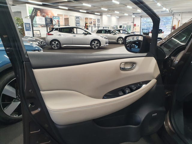 SJNFAAZE1U0054664 2019 NISSAN LEAF-5