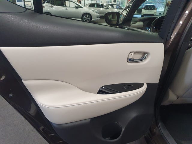 2019 NISSAN LEAF - 20