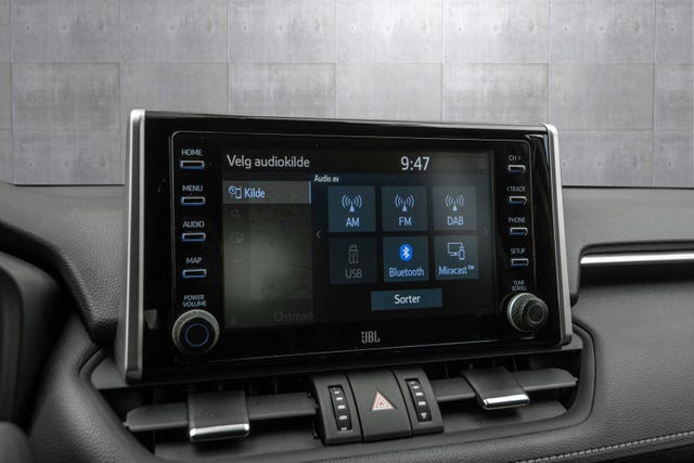 2021 TOYOTA RAV4 - 24