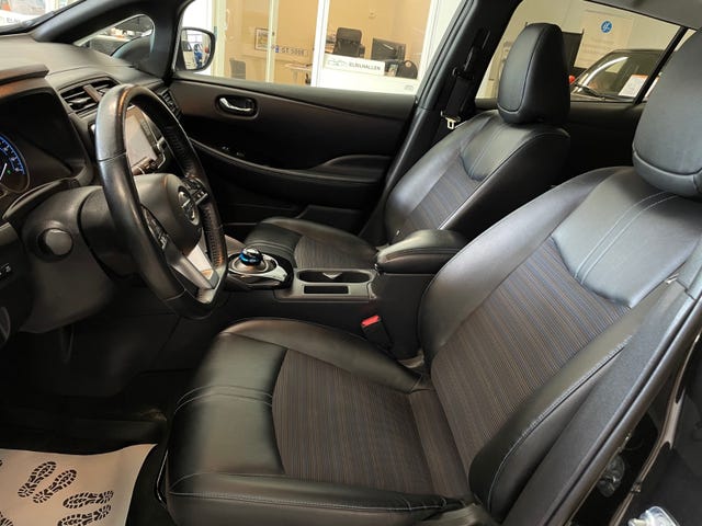 2021 NISSAN LEAF - 11