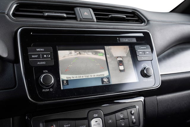 2019 NISSAN LEAF - 19