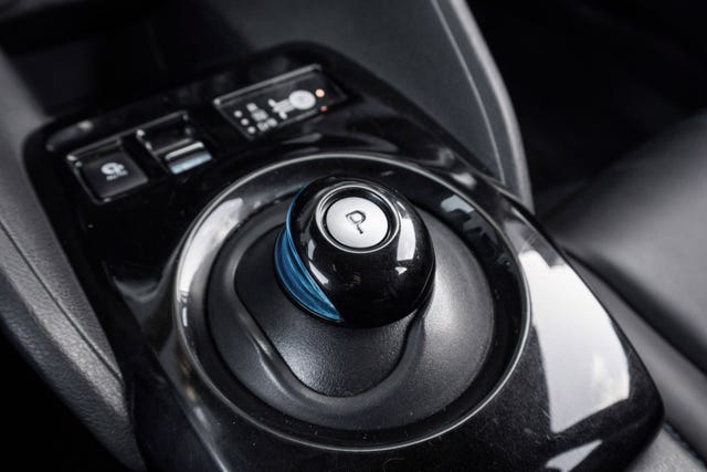 2019 NISSAN LEAF - 12