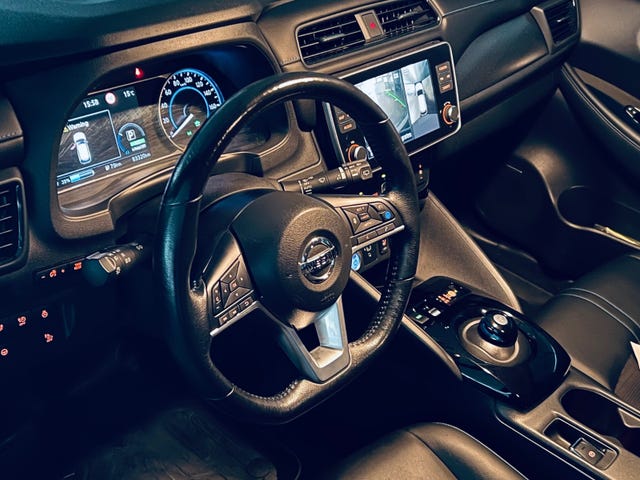 2019 NISSAN LEAF - 11