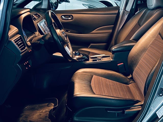 2019 NISSAN LEAF - 10