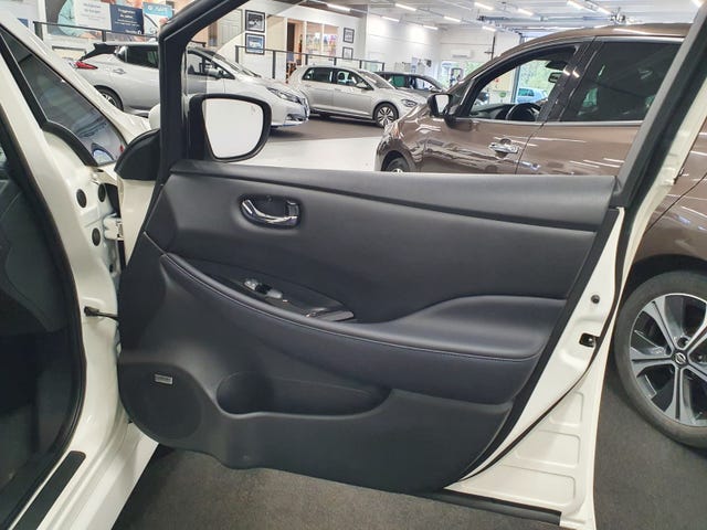 2019 NISSAN LEAF - 20
