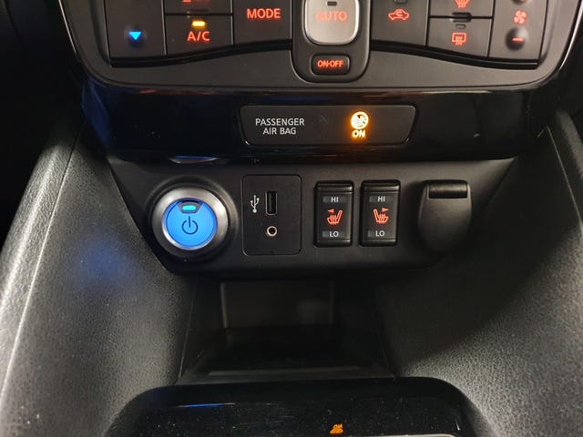 2019 NISSAN LEAF - 24