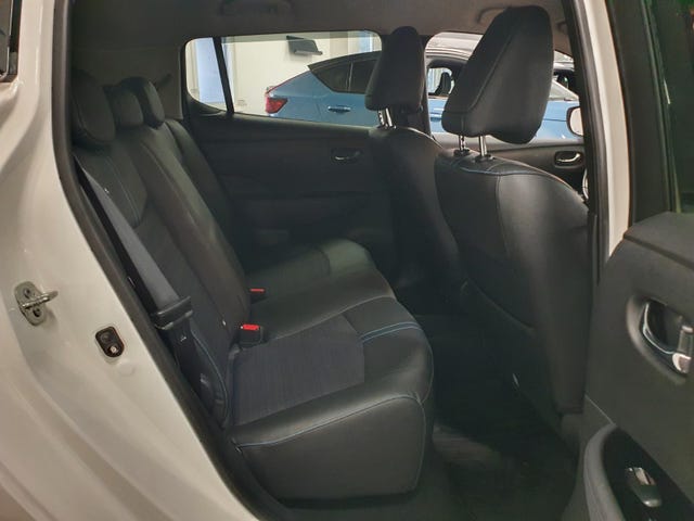 2019 NISSAN LEAF - 19