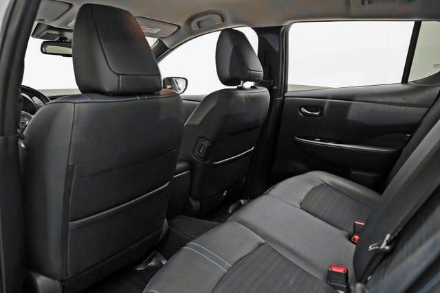 2019 NISSAN LEAF - 11