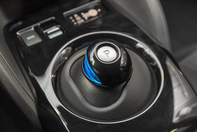 2021 NISSAN LEAF - 21