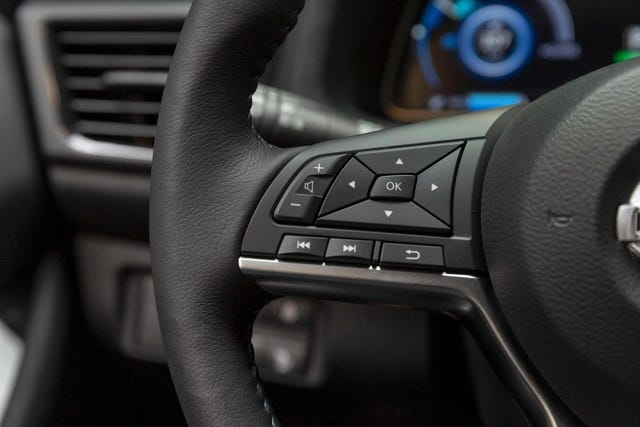 2021 NISSAN LEAF - 17