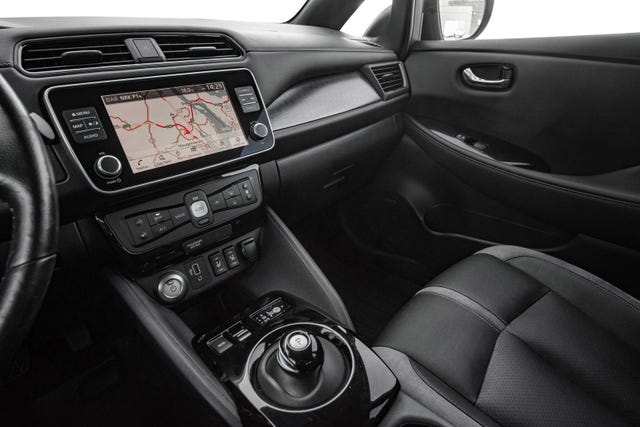 2019 NISSAN LEAF - 11
