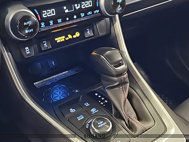 2021 TOYOTA RAV4 - 31