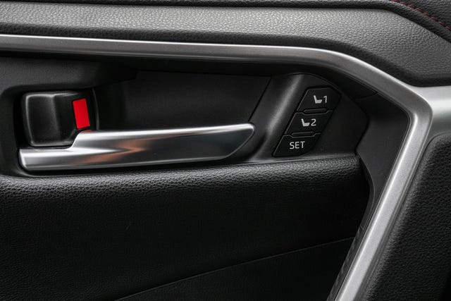 2021 TOYOTA RAV4 - 17