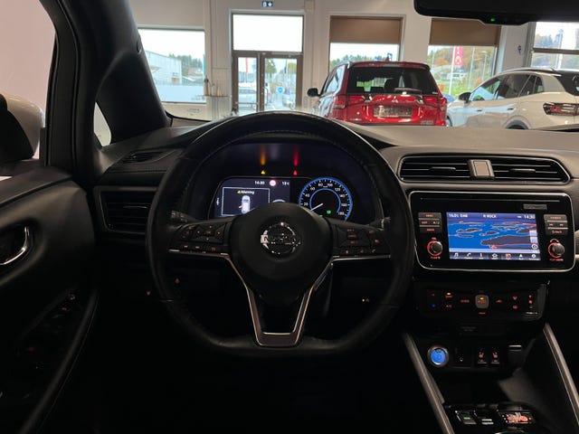 2019 NISSAN LEAF - 12
