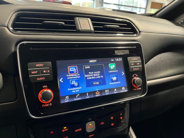 2019 NISSAN LEAF - 17