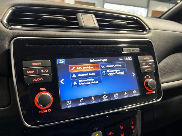 2019 NISSAN LEAF - 25