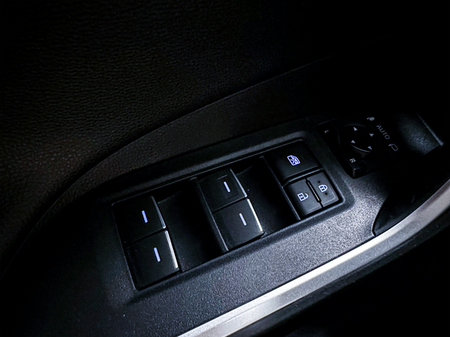 2021 TOYOTA RAV4 - 17