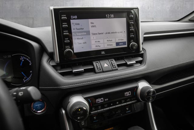 2021 TOYOTA RAV4 - 18