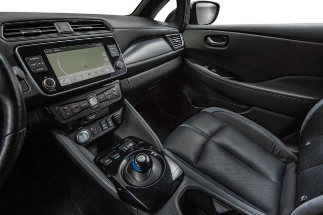 2019 NISSAN LEAF - 12