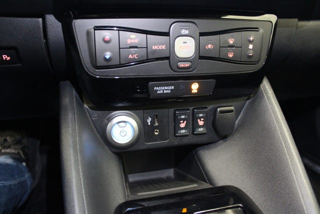 2019 NISSAN LEAF - 11
