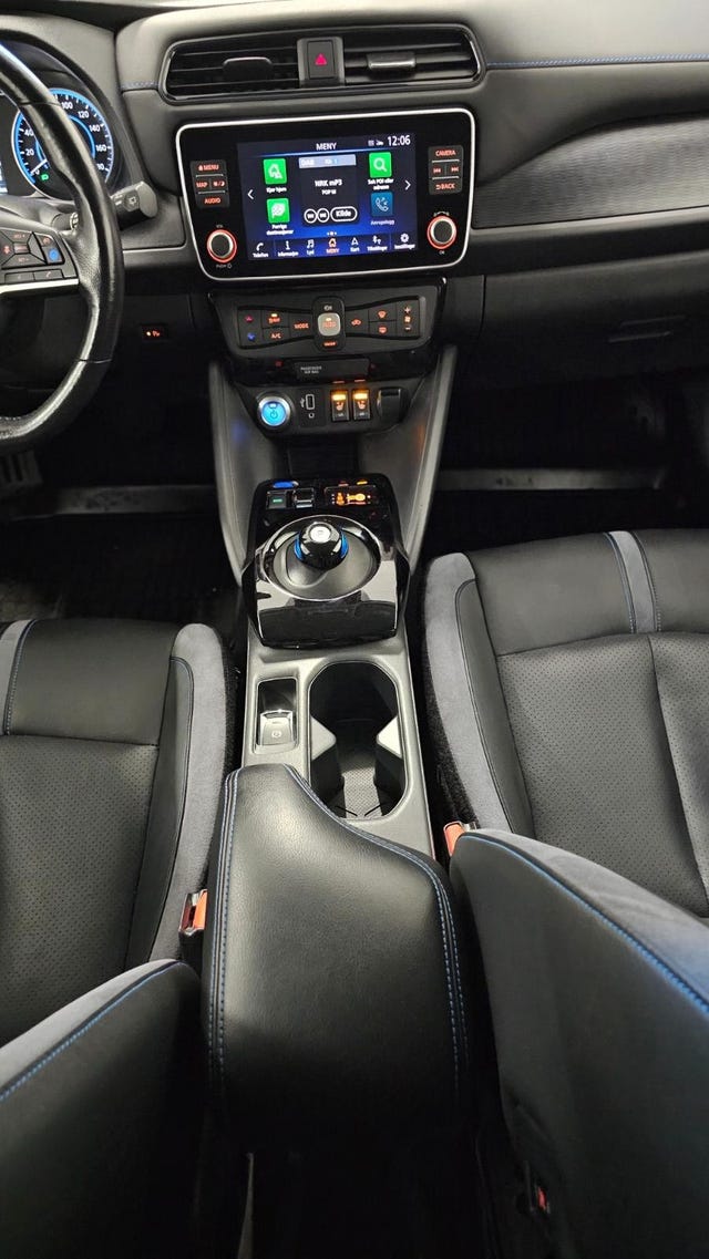 2019 NISSAN LEAF - 17