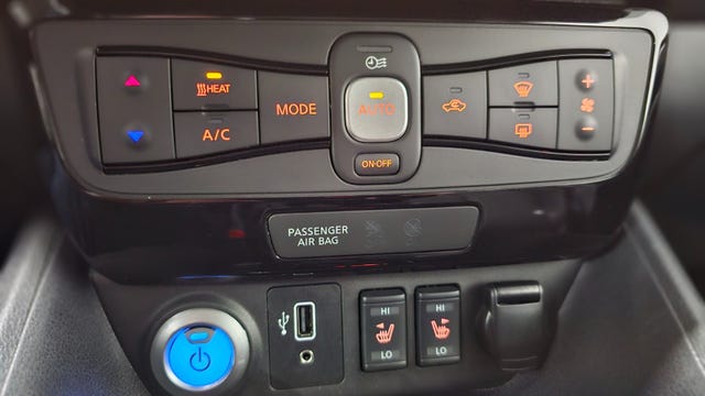 2019 NISSAN LEAF - 30